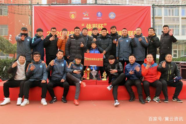 热身赛-中国男篮惜败 郭士强场边着急指导